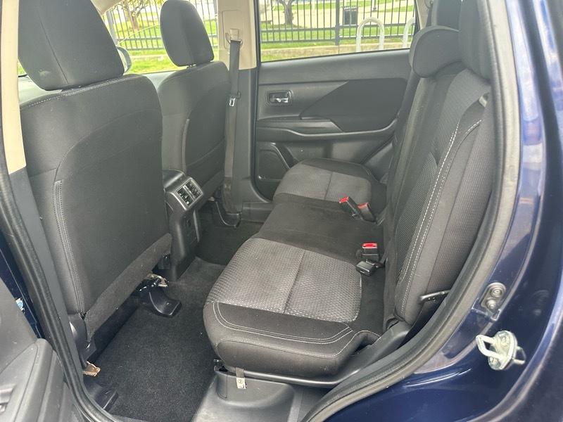 Mitsubishi Outlander  2019