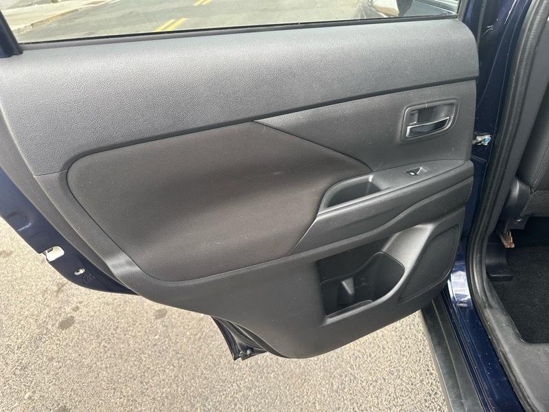 Mitsubishi Outlander  2019