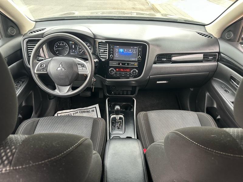 Mitsubishi Outlander  2019