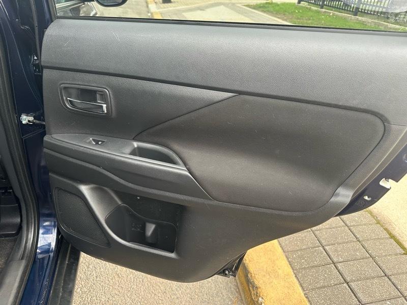 Mitsubishi Outlander  2019