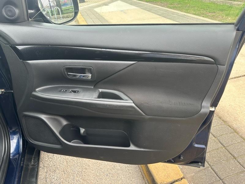 Mitsubishi Outlander  2019