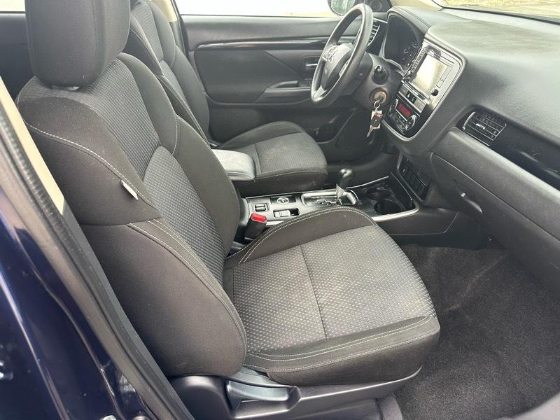 Mitsubishi Outlander  2019