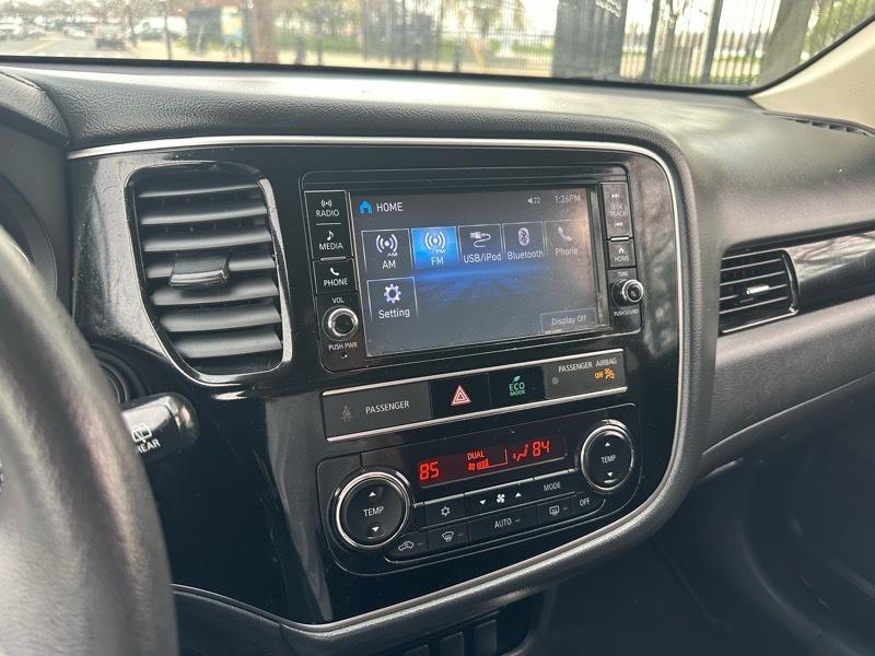 Mitsubishi Outlander  2019