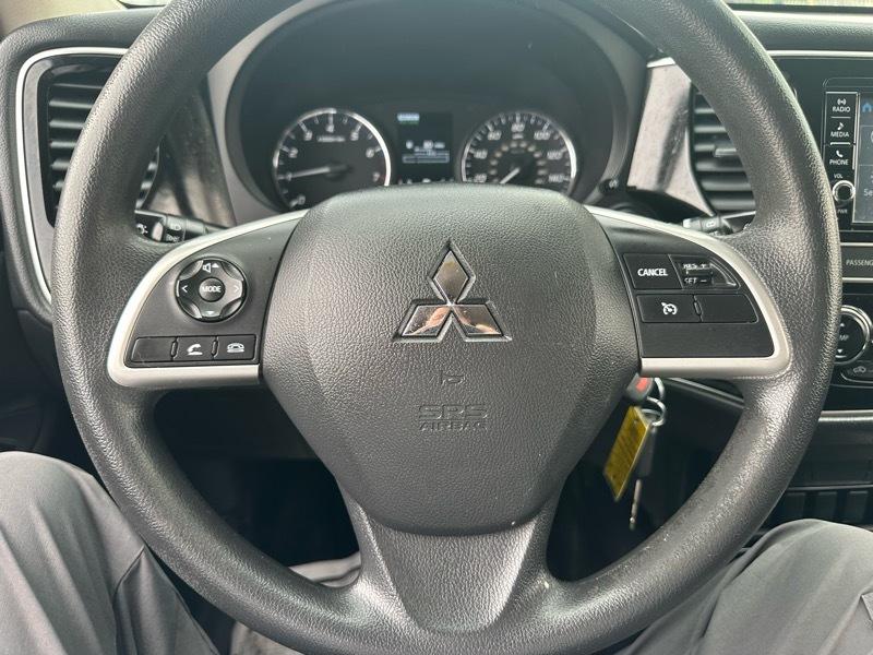 Mitsubishi Outlander  2019