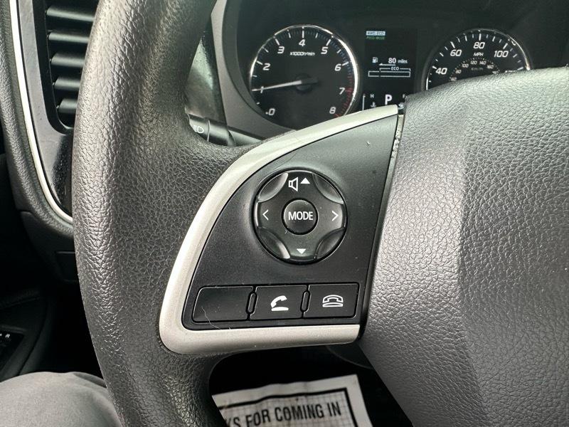 Mitsubishi Outlander  2019