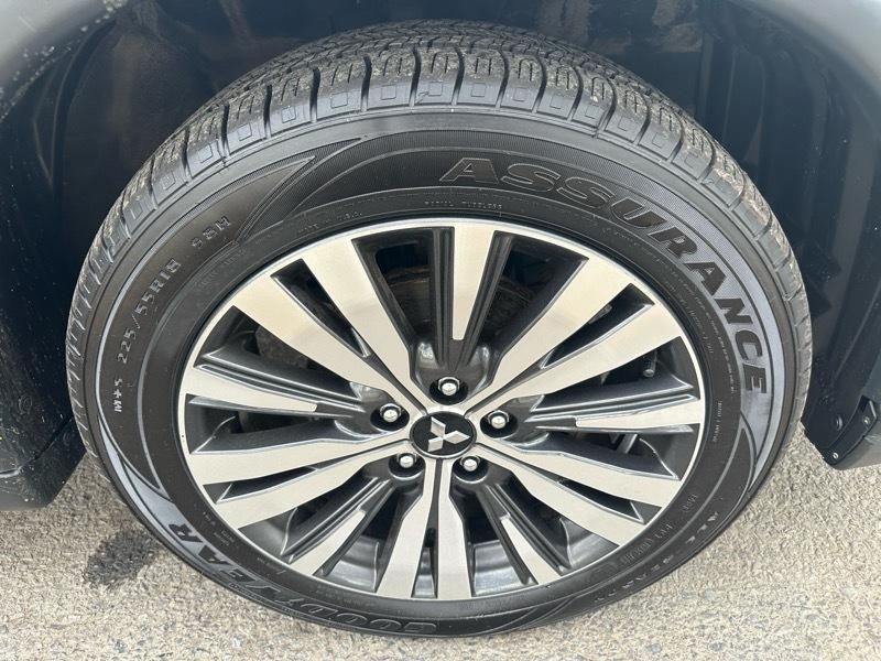 Mitsubishi Outlander  2019