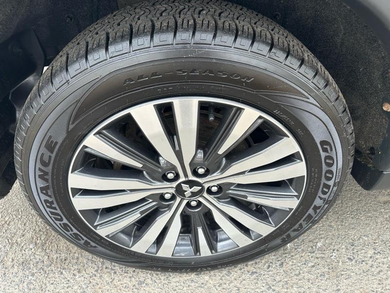 Mitsubishi Outlander  2019