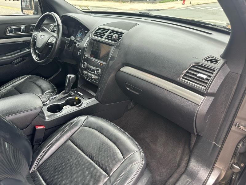 Ford Explorer XLT 4WD 2019