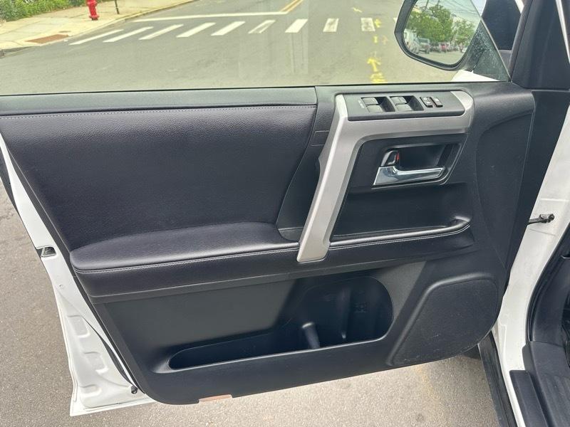 Toyota 4Runner SR5 4WD 2017