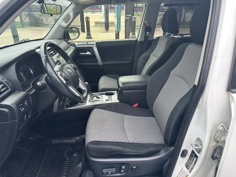 Toyota 4Runner SR5 4WD 2017