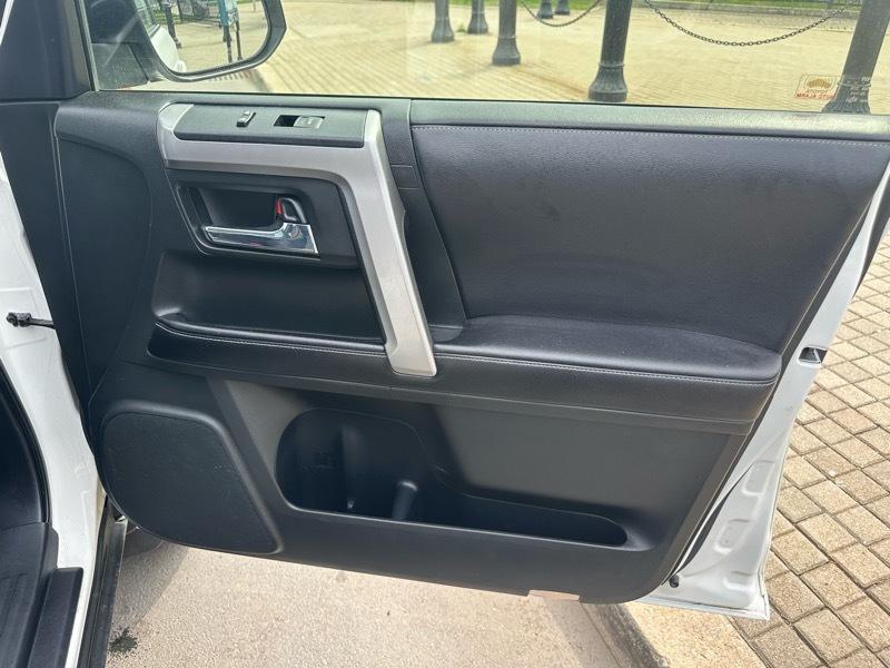 Toyota 4Runner SR5 4WD 2017
