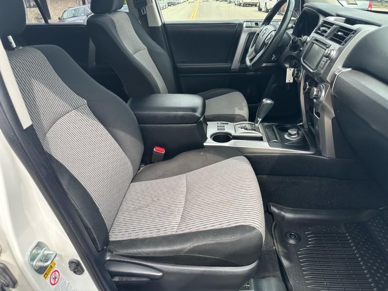 Toyota 4Runner SR5 4WD 2017