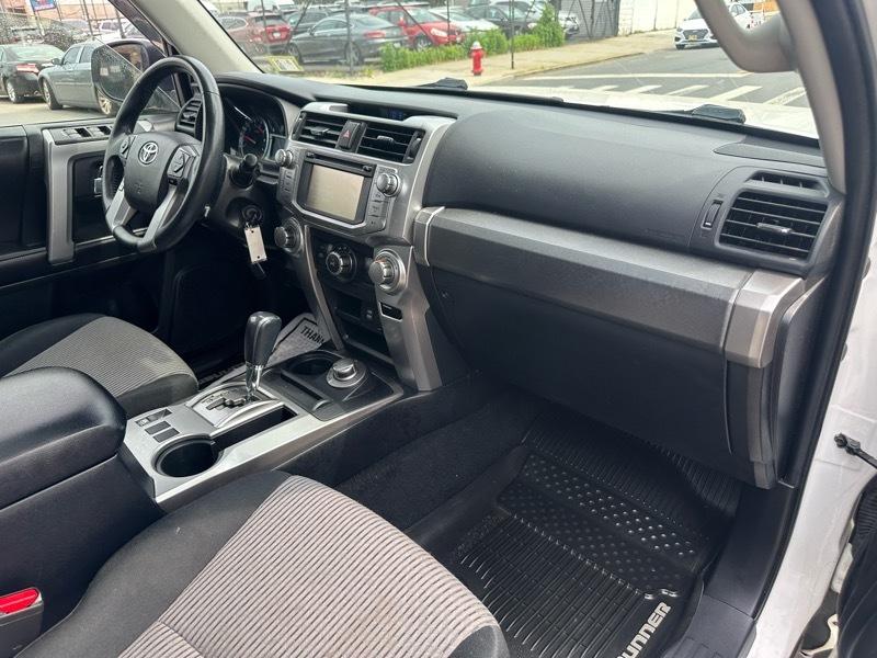 Toyota 4Runner SR5 4WD 2017