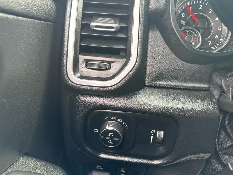 RAM 1500 Big Horn Quad Cab 4WD 2020