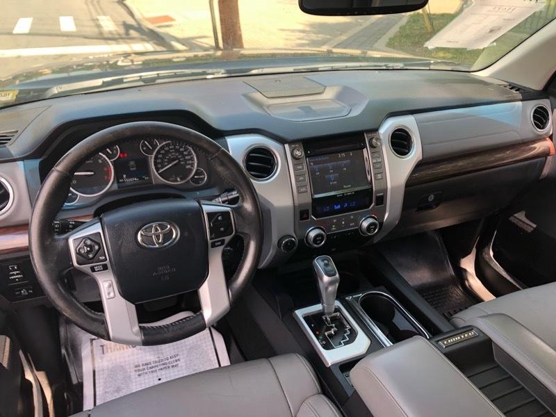Toyota Tundra Limited 5.7L Double Cab 4WD 2016