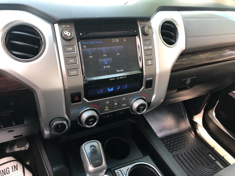 Toyota Tundra Limited 5.7L Double Cab 4WD 2016