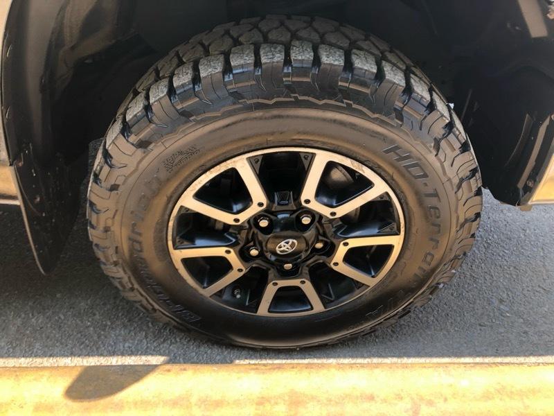 Toyota Tundra Limited 5.7L Double Cab 4WD 2016