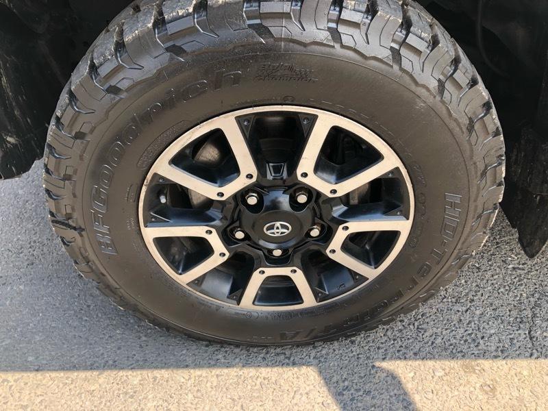 Toyota Tundra Limited 5.7L Double Cab 4WD 2016