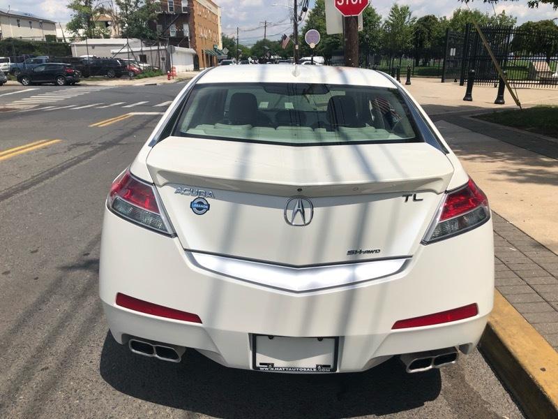 Acura TL 5-Speed AT SH-AWD with Tech Package 2011