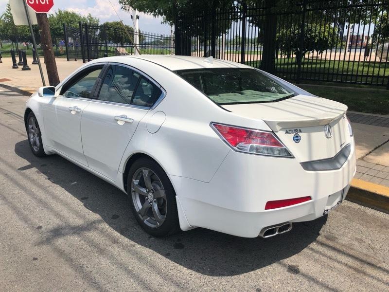 Acura TL 5-Speed AT SH-AWD with Tech Package 2011