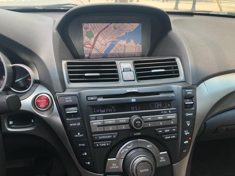 Acura TL 5-Speed AT SH-AWD with Tech Package 2011