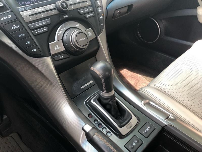 Acura TL 5-Speed AT SH-AWD with Tech Package 2011