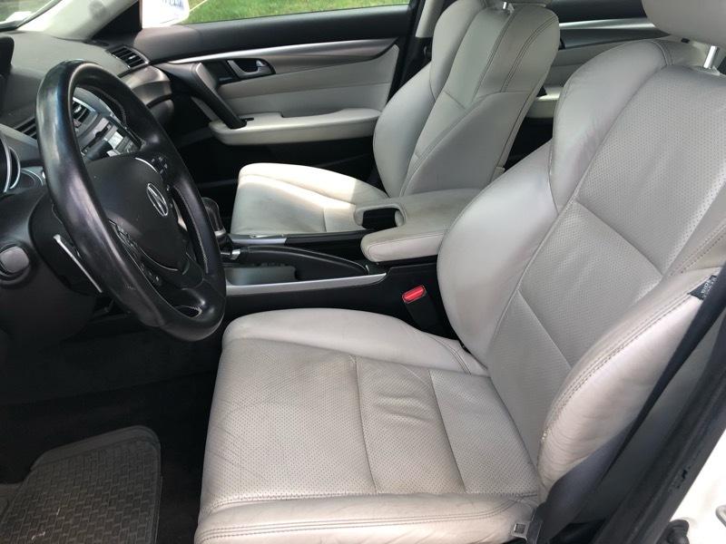Acura TL 5-Speed AT SH-AWD with Tech Package 2011