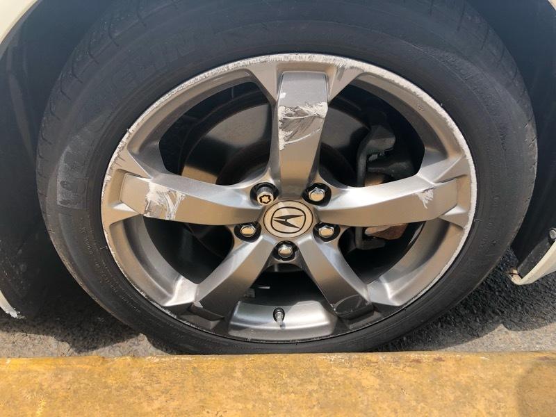 Acura TL 5-Speed AT SH-AWD with Tech Package 2011