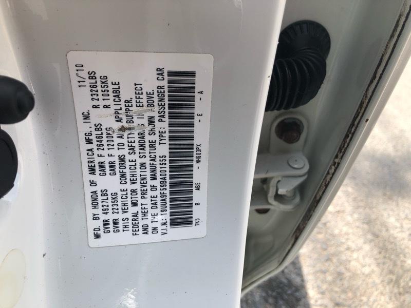 Acura TL 5-Speed AT SH-AWD with Tech Package 2011