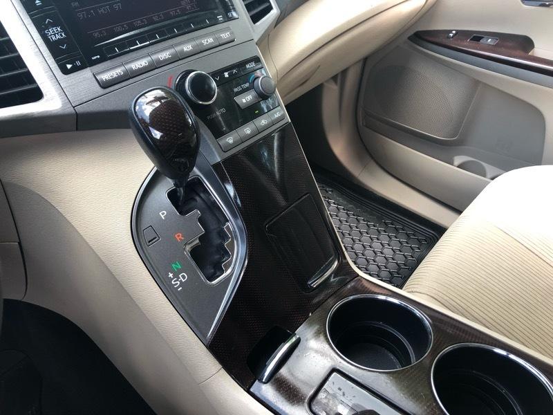 Toyota Venza LE I4 AWD 2012