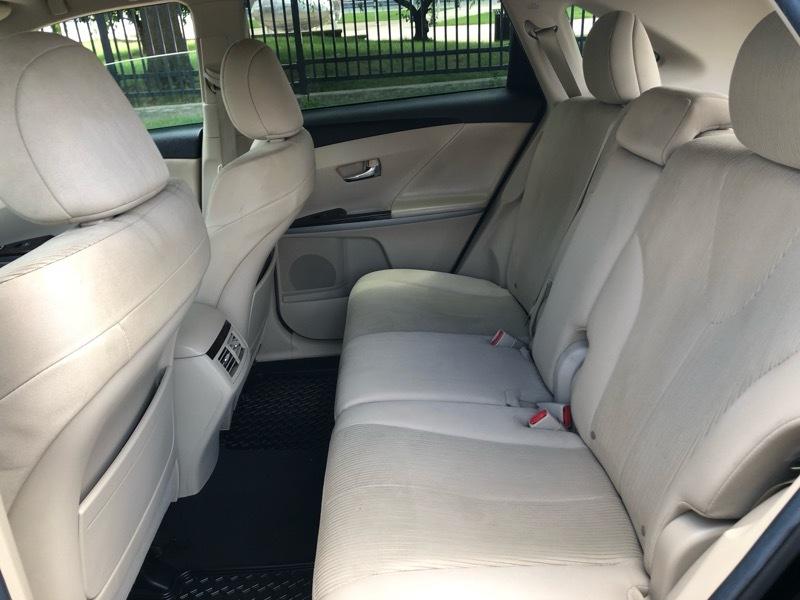 Toyota Venza LE I4 AWD 2012