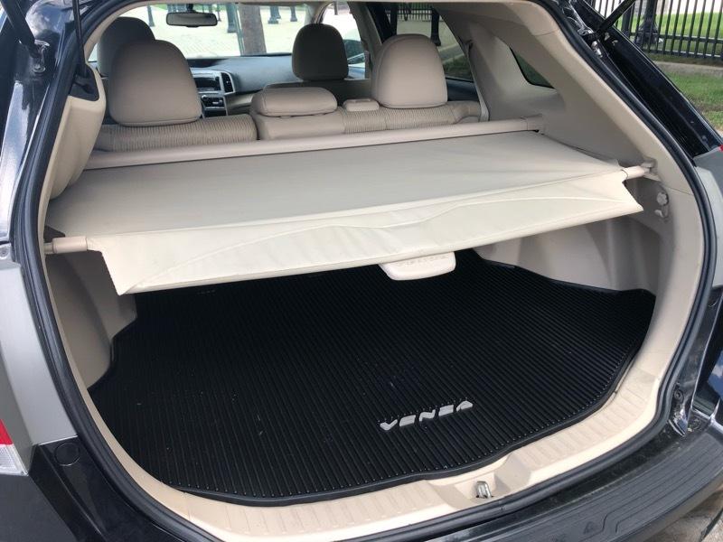 Toyota Venza LE I4 AWD 2012