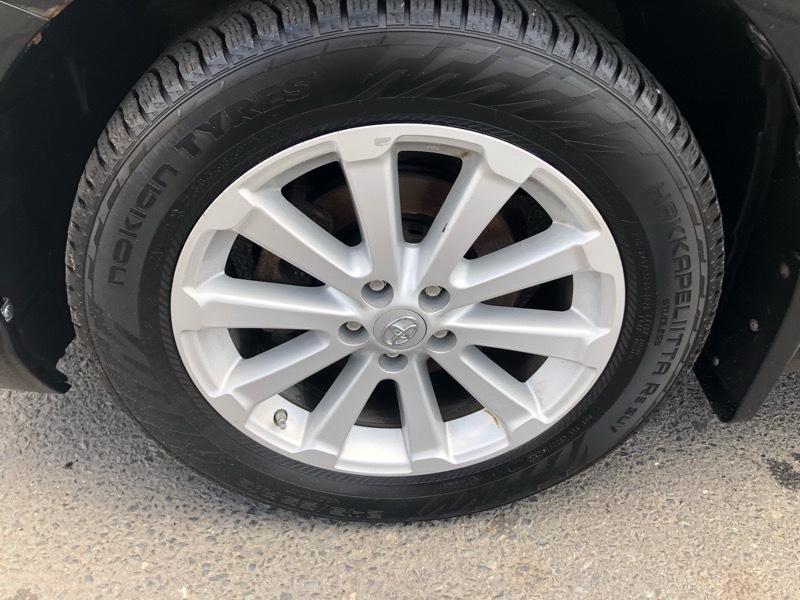 Toyota Venza LE I4 AWD 2012