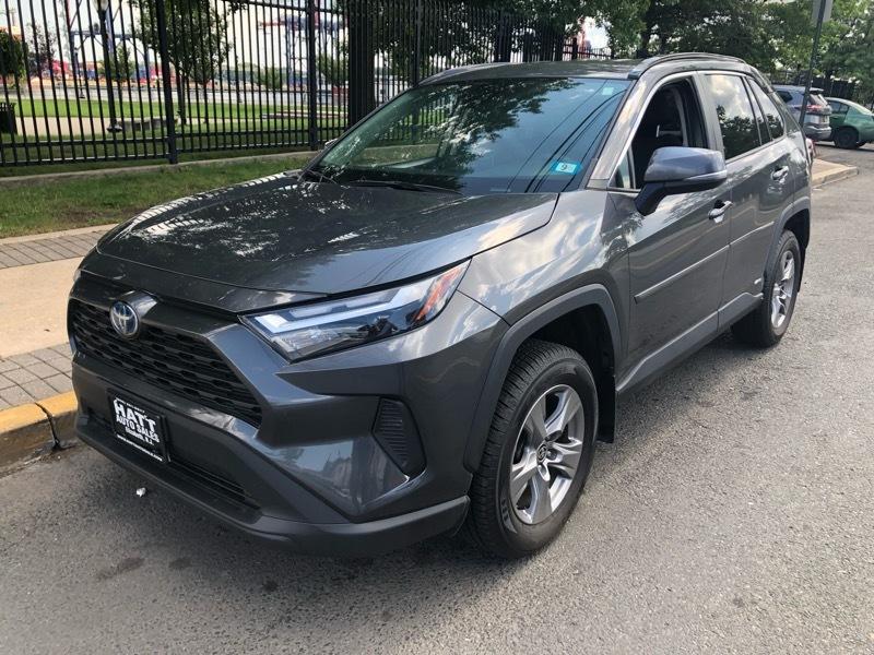 Toyota RAV4 Hybrid XLE 2024