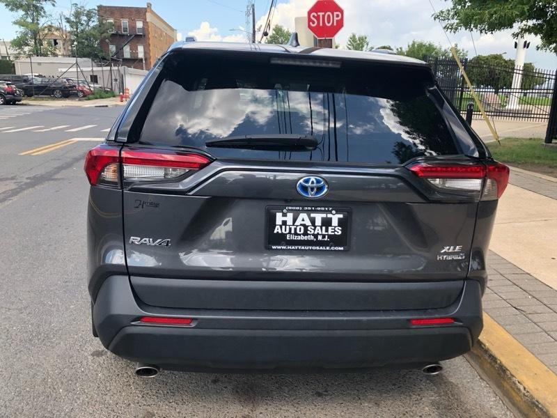 Toyota RAV4 Hybrid XLE 2024