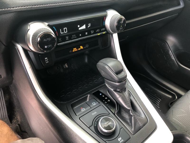 Toyota RAV4 Hybrid XLE 2024