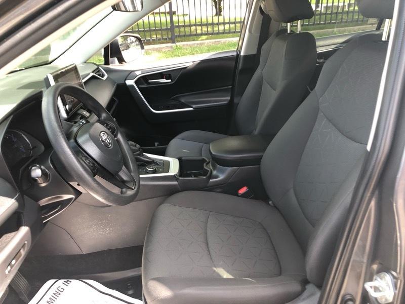 Toyota RAV4 Hybrid XLE 2024