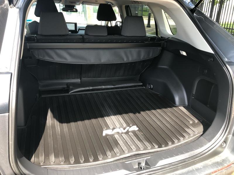 Toyota RAV4 Hybrid XLE 2024