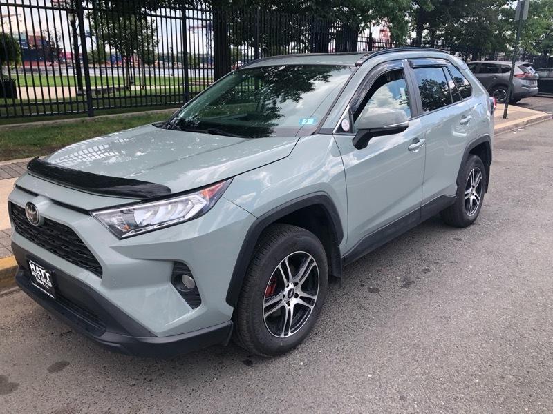 Toyota RAV4 XLE AWD 2021