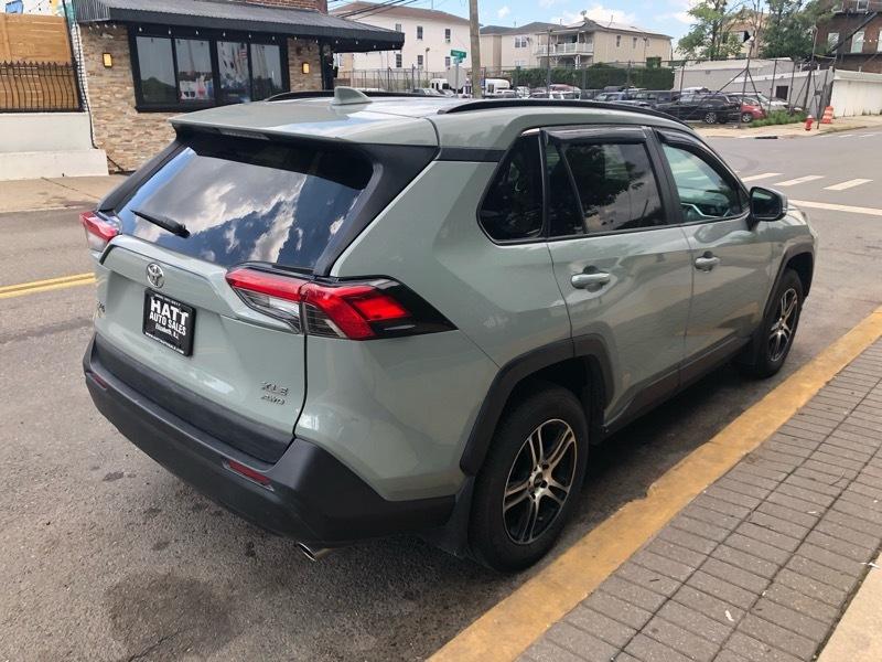 Toyota RAV4 XLE AWD 2021