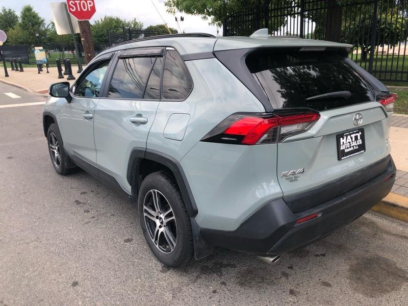 Toyota RAV4 XLE AWD 2021