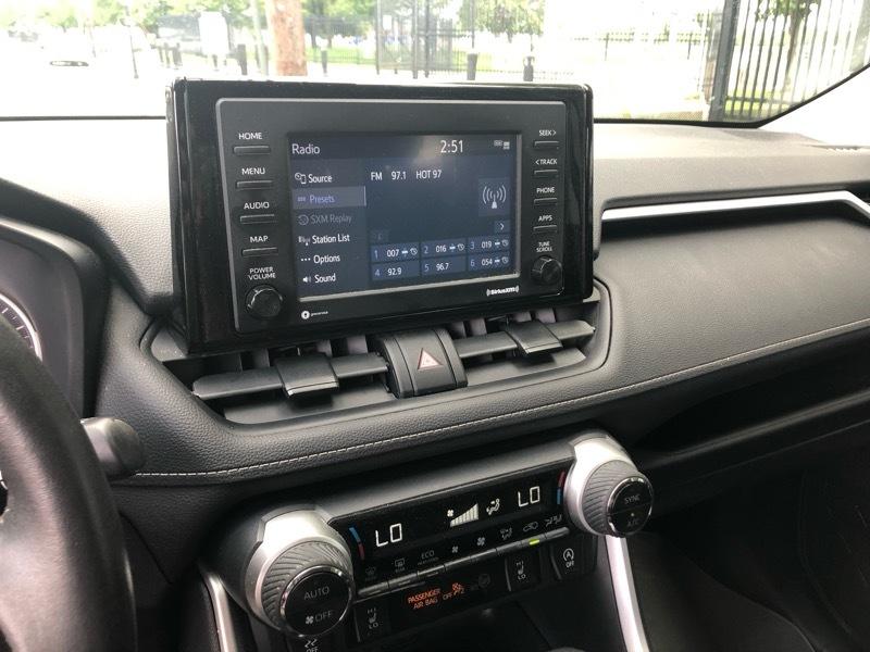Toyota RAV4 XLE AWD 2021