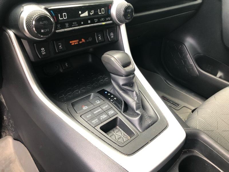 Toyota RAV4 XLE AWD 2021