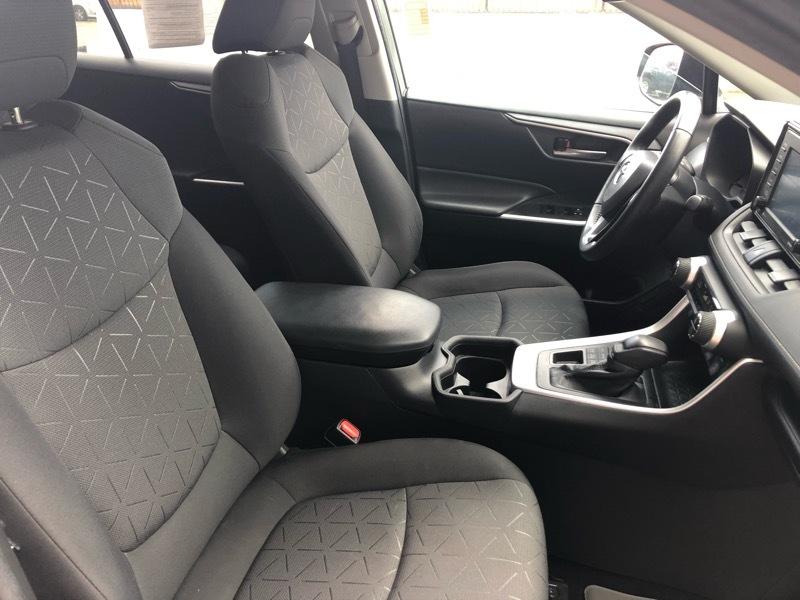 Toyota RAV4 XLE AWD 2021