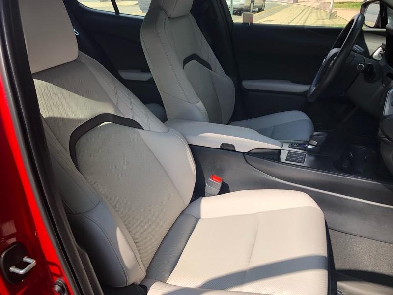 Lexus UX 300h Premium AWD 2025