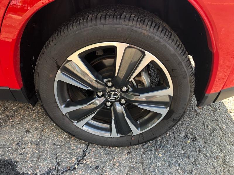 Lexus UX 300h Premium AWD 2025
