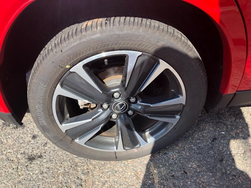 Lexus UX 300h Premium AWD 2025
