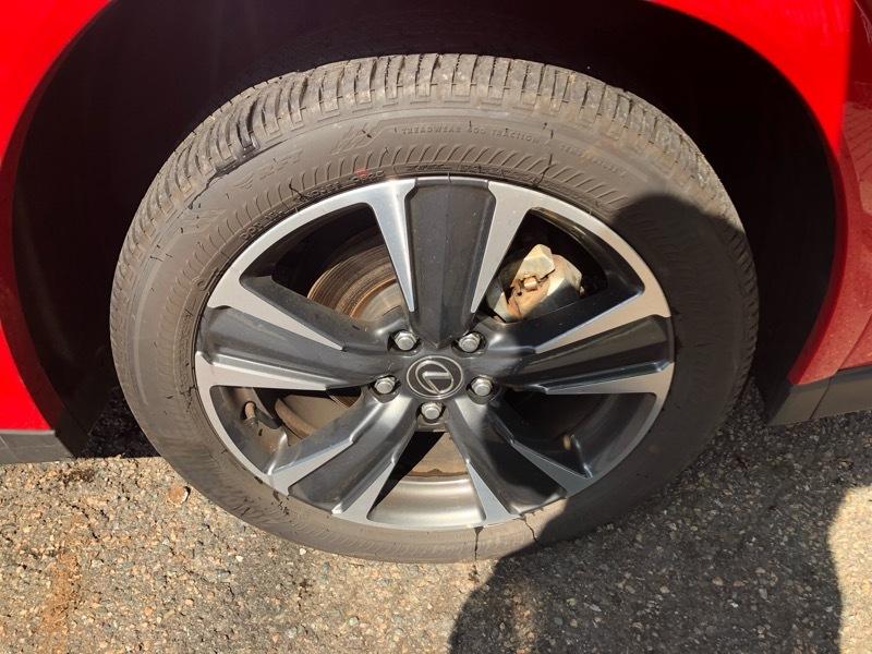 Lexus UX 300h Premium AWD 2025