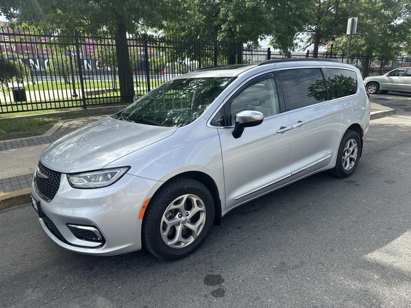 Chrysler Pacifica Limited AWD 2023