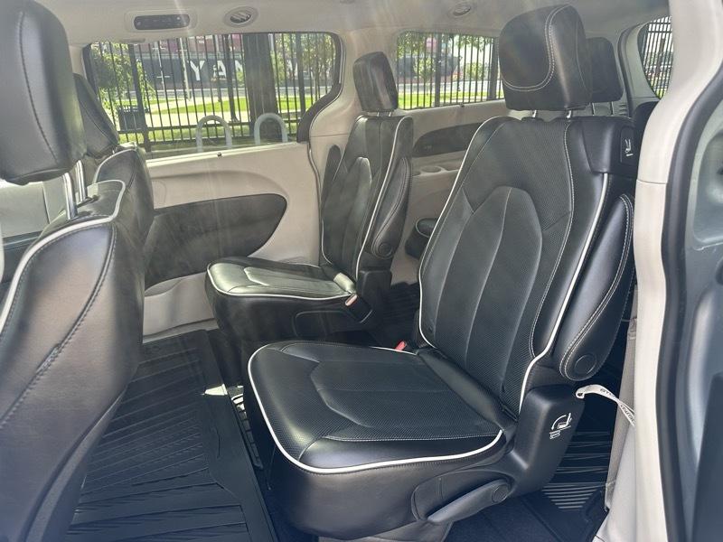 Chrysler Pacifica Limited AWD 2023